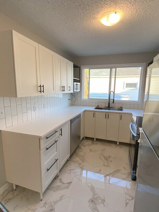 Photo - 10612 154 St NW