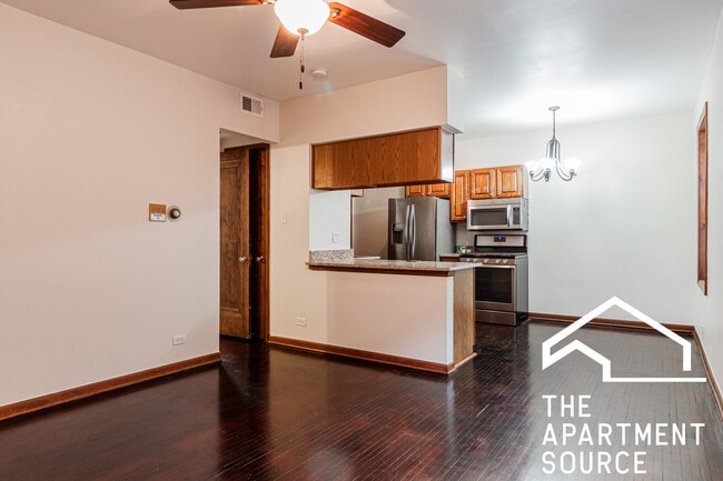 Photo - 3708 N Sheffield Ave Unidad 307