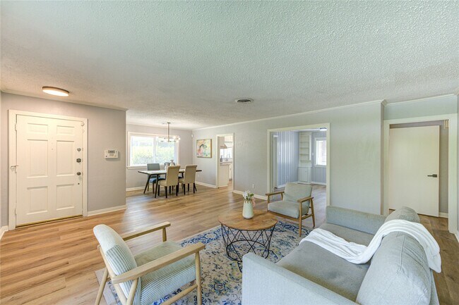 Photo - 3402 Gannett St