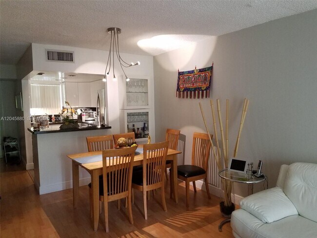 Photo - 9371 Fontainebleau Blvd Unit I208