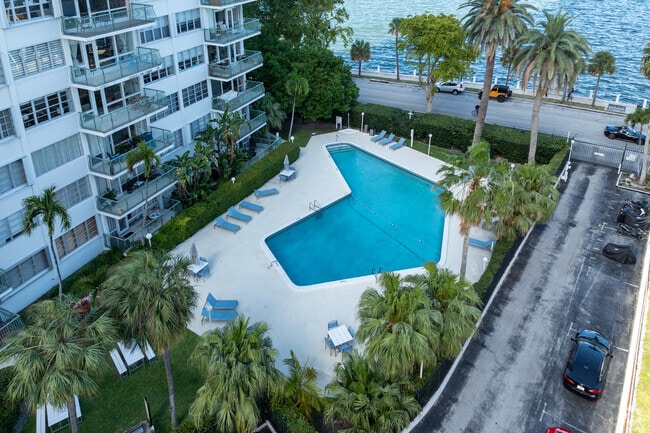 1408 Brickell Bay Dr - Brickell Bay Towers Condominium