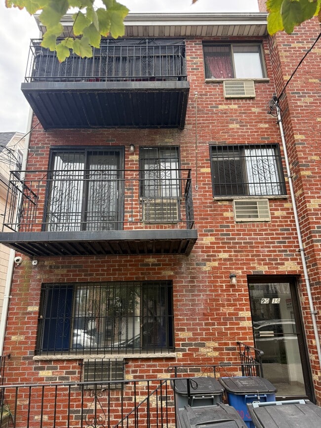 Building Photo - 90-36 52nd Ave Unit #1A