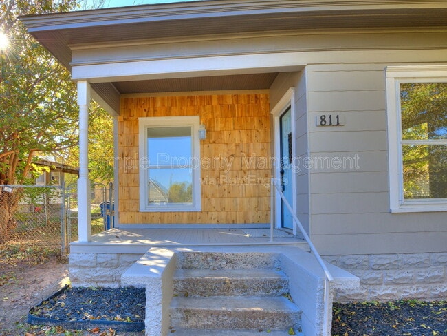 Photo - 811 W Wade St