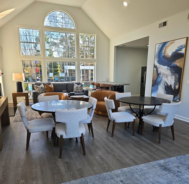 Photo - Thornhill Apartments