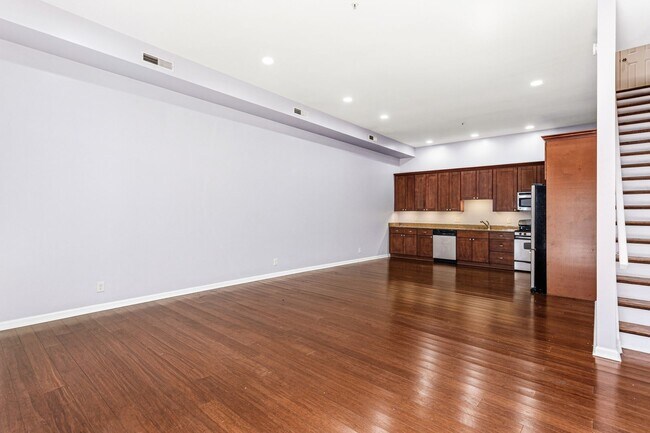 Photo - 2355 E York St Unidad D