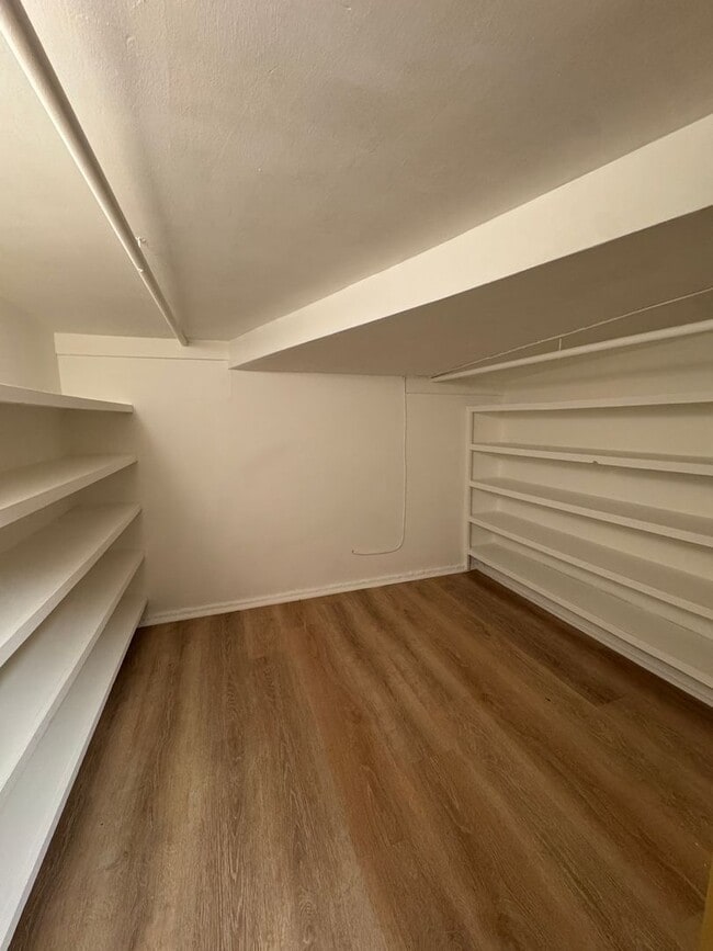 Photo - Hayworth Courtyard Apartments – West Hollywood Living