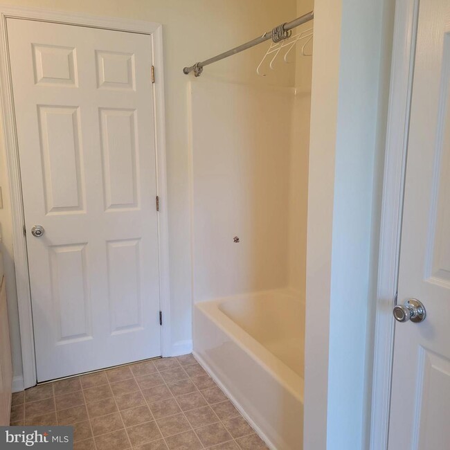 Photo - 400 Cascade Ln Unit 422