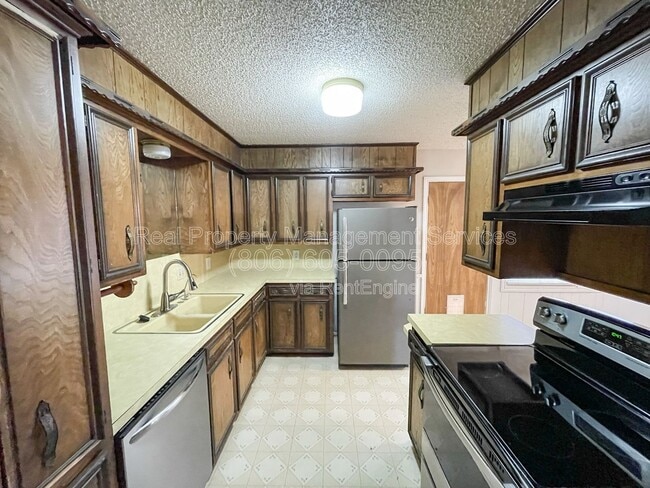 Photo - 7005 Hartford Ave