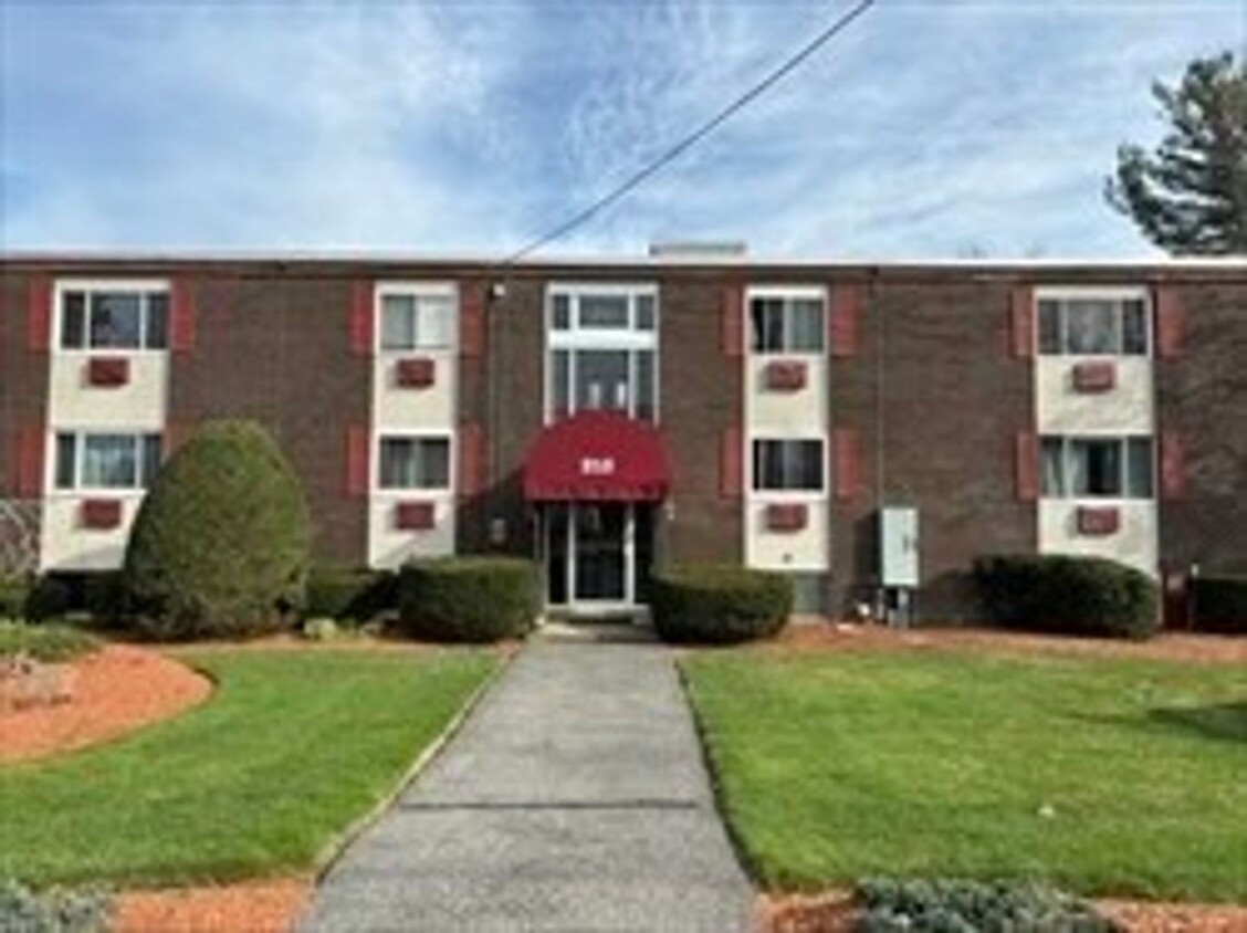 One Bedroom, One Bath in sought after Mile... - One Bedroom, One Bath in sought after Mile...