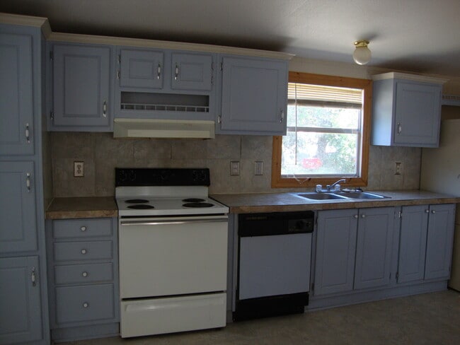 Photo - 214 Bluebonnet Dr