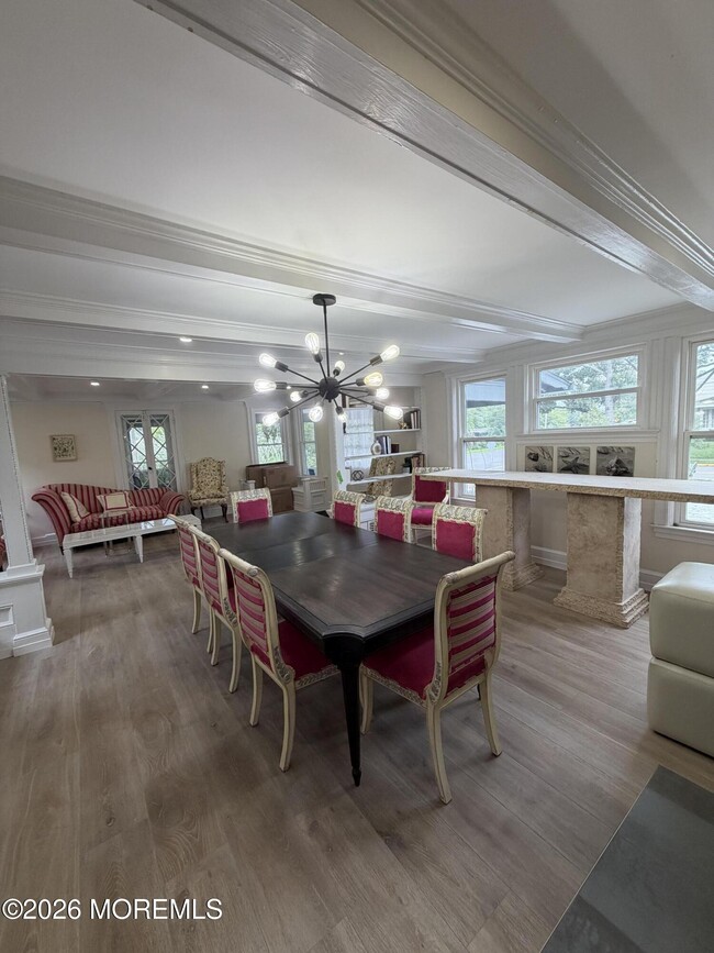 404 Lake Dr