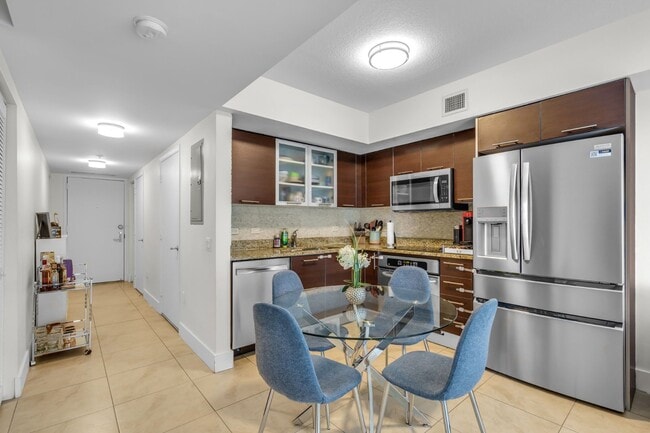 41 SE 5th St Unit BORS 908