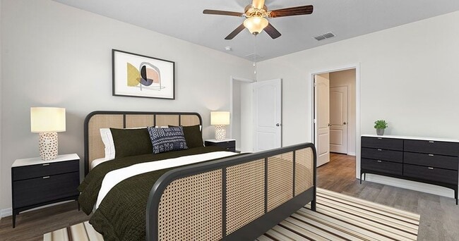 Photo - Lilac Pointe