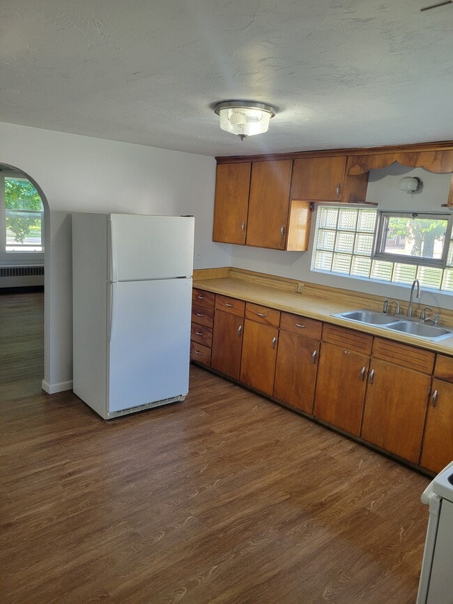 Building Photo - 307 E Main St Unit C Rental