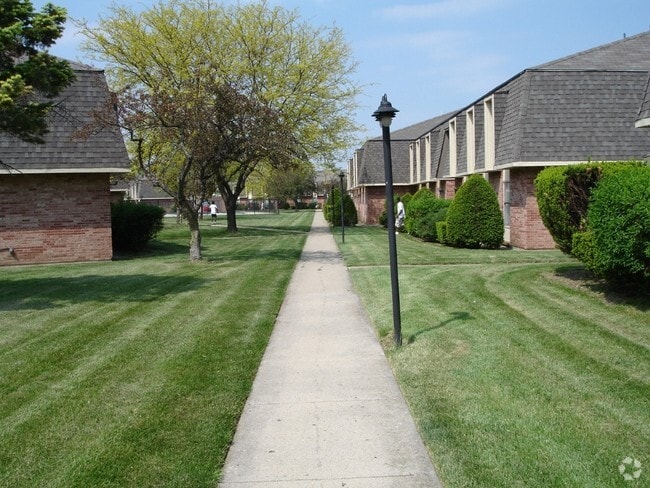 Building Photo - Englewood Villas & Residences Rental