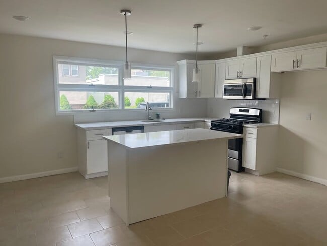 Photo - 105 Chandler Ave Unit 2