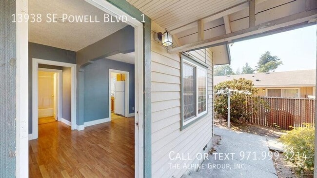 Photo - 13938 SE Powell Blvd