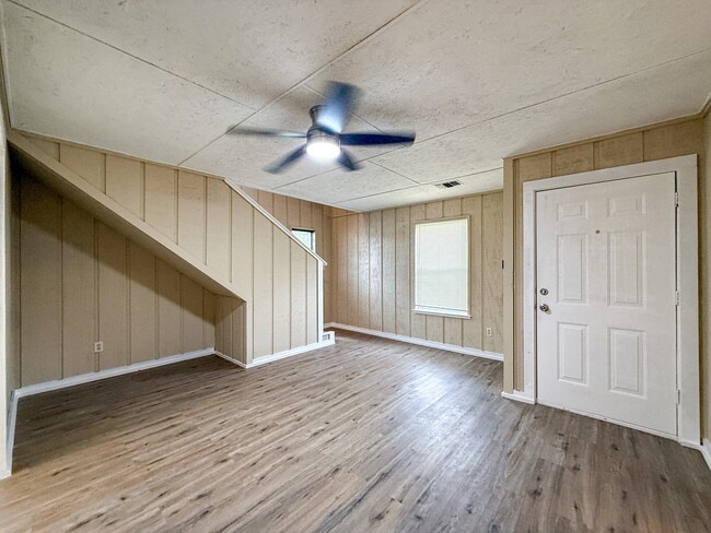 Photo - 272 Schmucks Rd