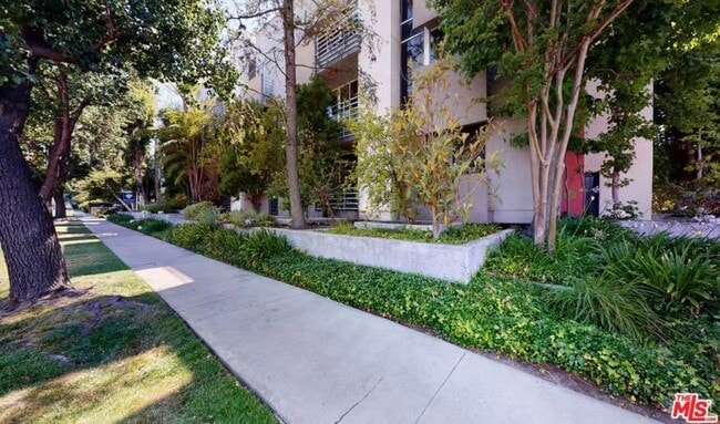 Photo - 5151 Balboa Blvd