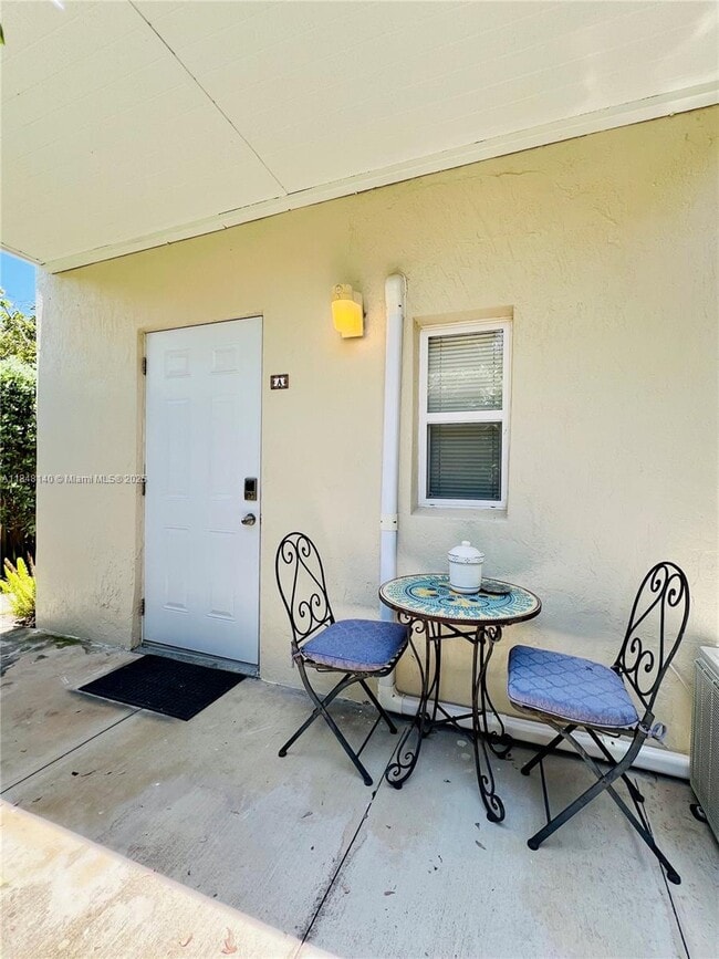 Building Photo - 361 SW 20th Rd Unit A Rental