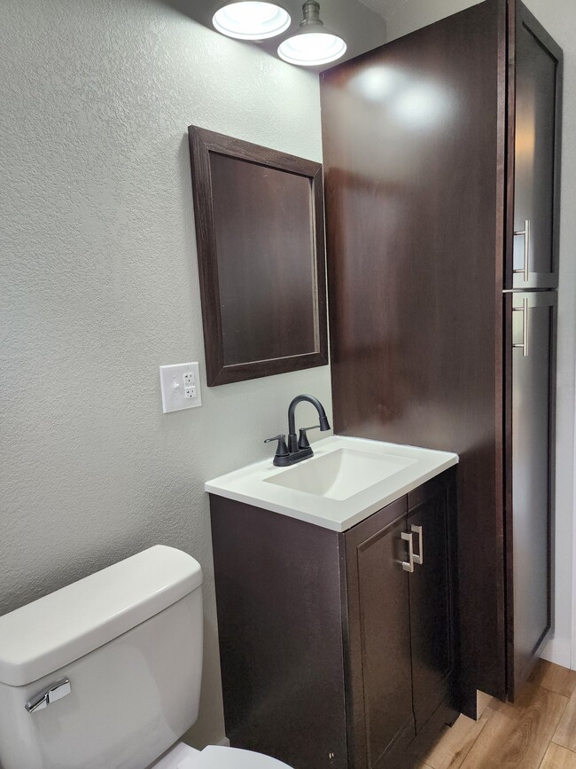 Photo - 337 Herriman St
