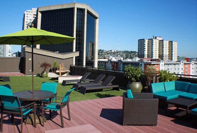 Moda Apartments For Rent In Seattle Wa Forrent Moda Apartments Rooftop Deck With City Views