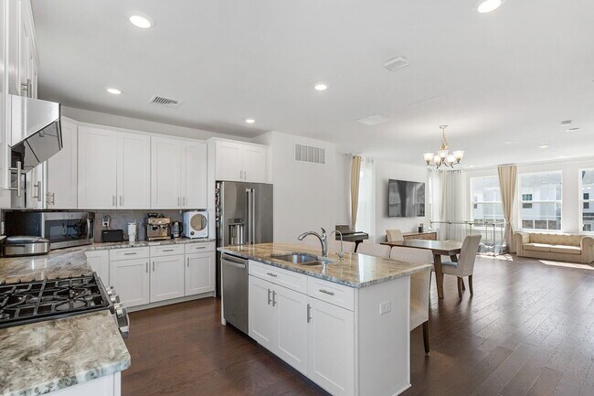 Photo - 34 Colgate Dr