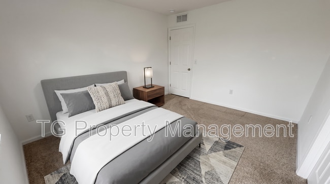 Photo - 9015 Gifford Dr