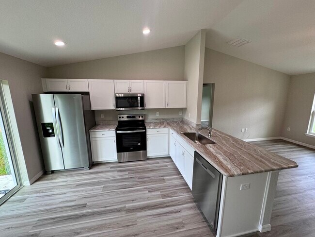 Photo - 20072 SW Marine Blvd