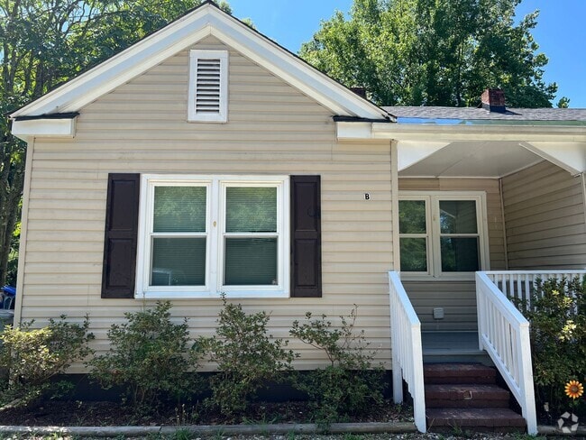 Building Photo - Freshly Updated 3/1 Duplex in Spartanburg Rental