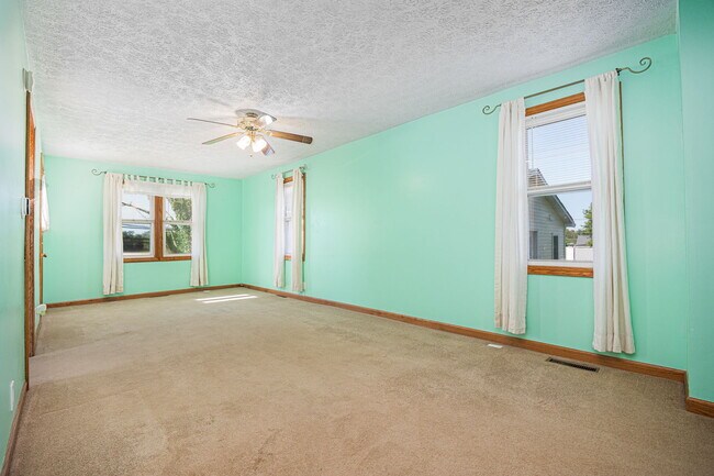 Photo - 334 Lancaster Pike