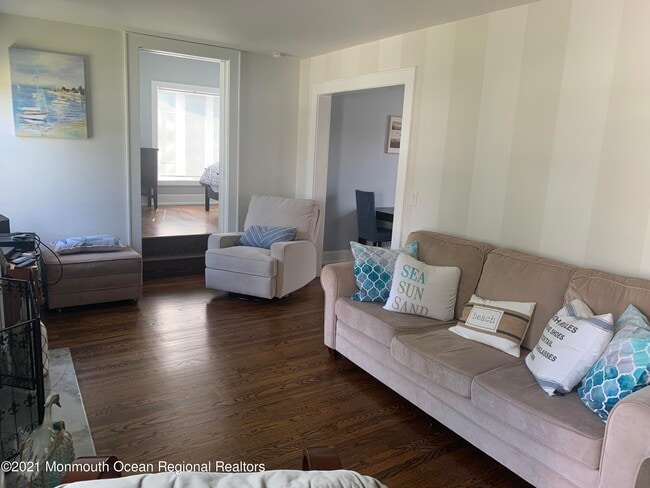 Photo - 245 Monmouth Blvd