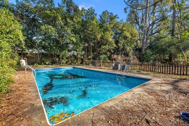 Photo - 1902 Sunset Ln