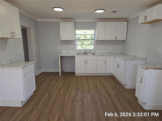 Photo - 604 E College Ave