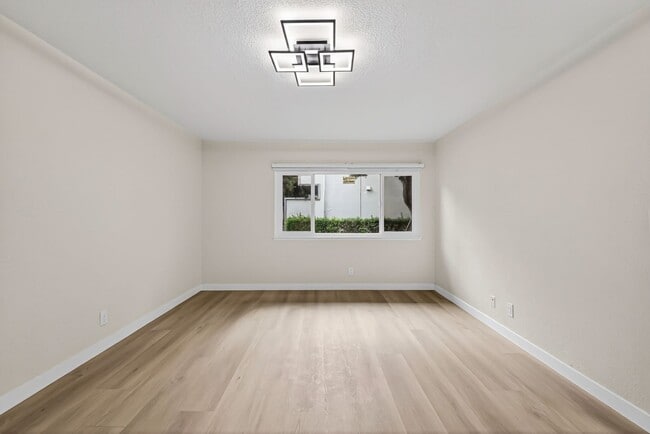 Photo - 1250 S Brookhurst St Unidad 01