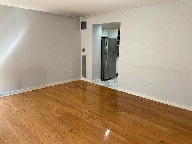 Photo - 528 Commonwealth Ave