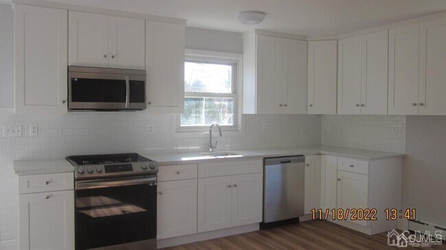 Photo - 198 Plainfield Rd