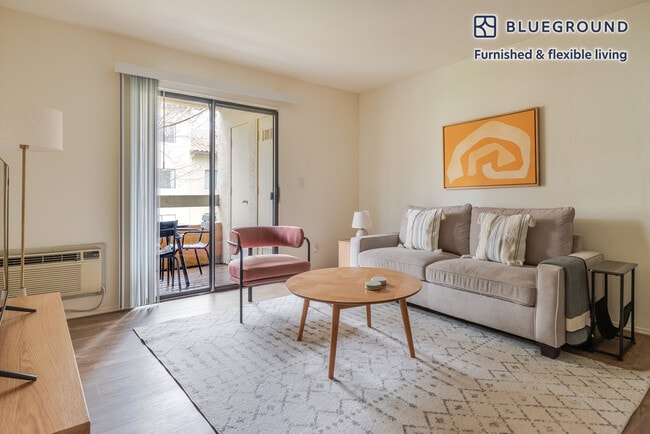 Building Photo - 1600 Villa St