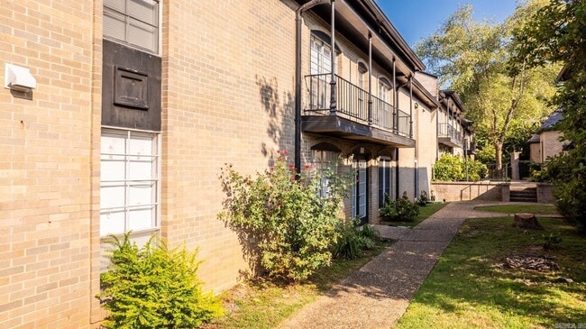 Photo - 1601 N Bryant St Unit A-4