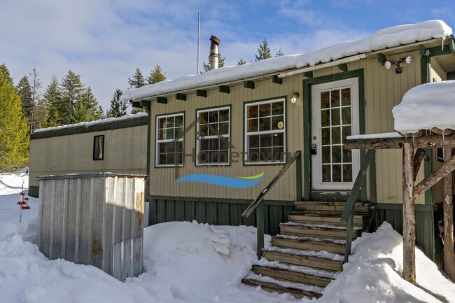 Photo - 2 Bedroom 1 Bathroom Home in a Beautiful Remote Rustic Setting Available in Priest River!