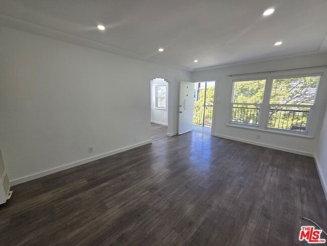 Building Photo - 1805 7th St