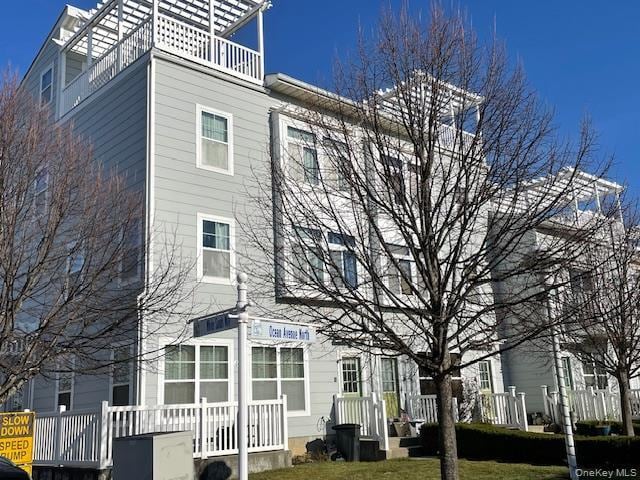 Building Photo - 64-16 Ocean Ave N Unit 2