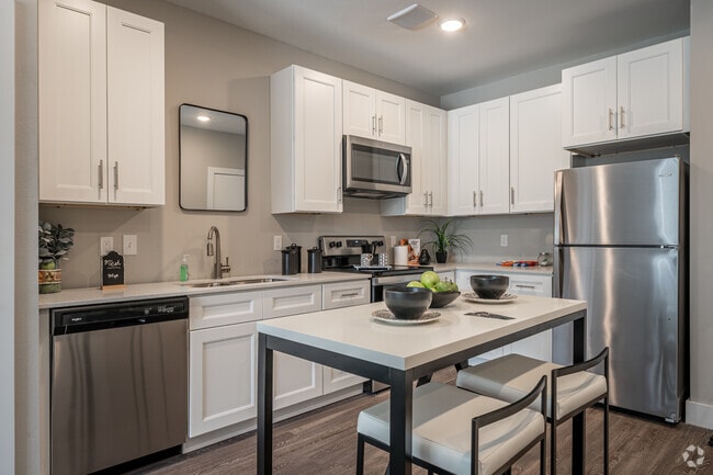 1BR, 1BA - 704SF