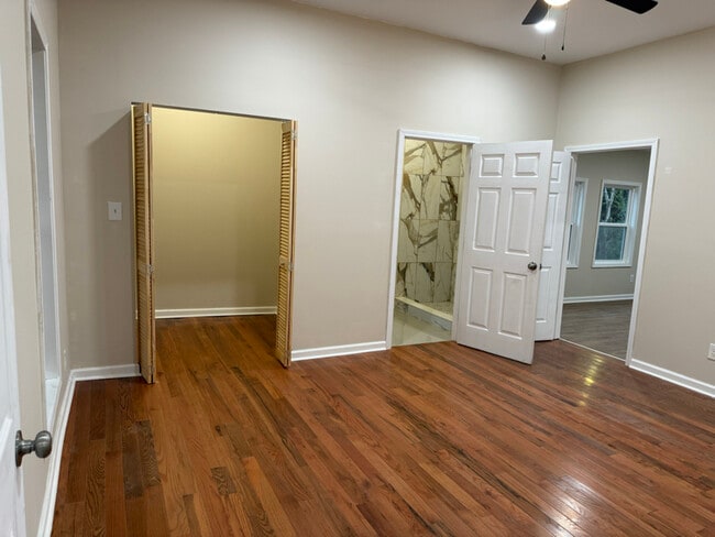 Photo - 18 Bay St NE