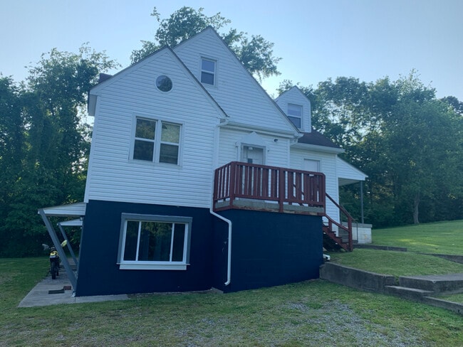 Photo - 1521 E Main St Unit Main