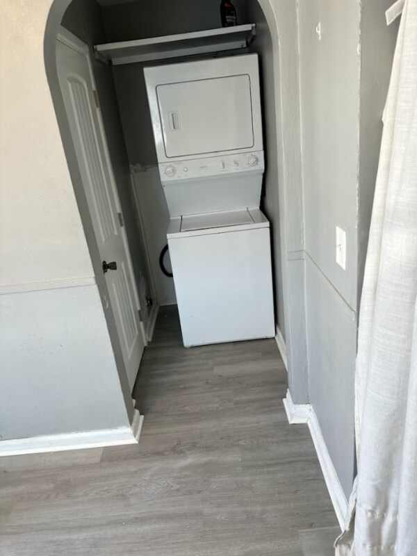 Photo - 343 W Judicial St