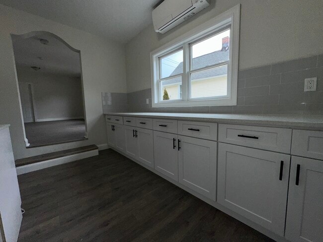Photo - 182 Ashford Ave Unit Apt 2