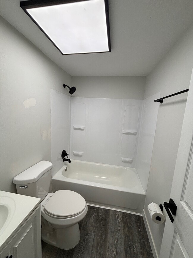 Photo - 2715 Center St Unit B