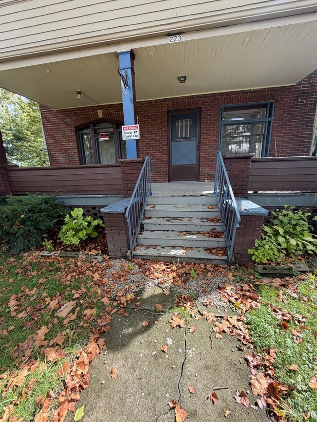 Building Photo - 1448 Ohio Ave Unit 1