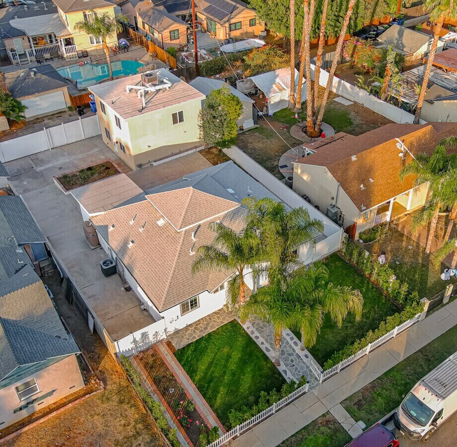 Photo - Modern 3-Bed/3-Bath Townhome